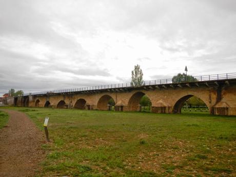 Puente de Villarente en León