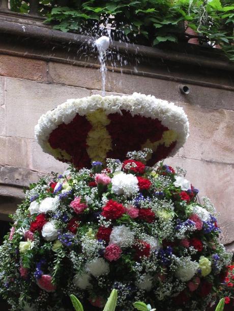 L'ou_com_balla_2014_Barcelona_Coloursa