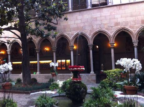 L'ou_com_balla_2014_Barcelona_Coloursa