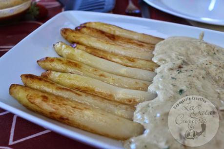ESPARRAGOS  A LA PLANCHA CON SALSA DE NUECES