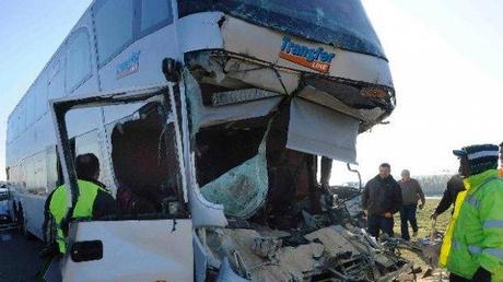 Chocan 10 vehículos en la Autopista Buenos Aires - Rosario: hay un muerto