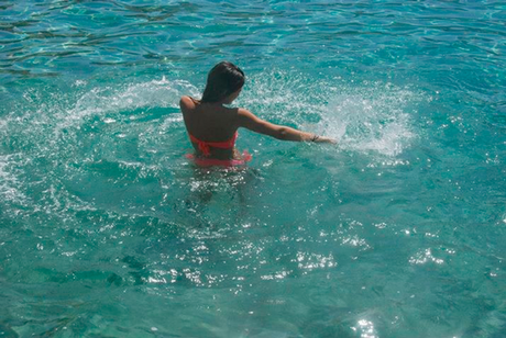 Antonie Renault piscina chapuzones verano pintura creatividad agua acrilico mar mediteraneo