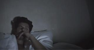 Amor y desengaño en el video de Money para 'Goodnight London