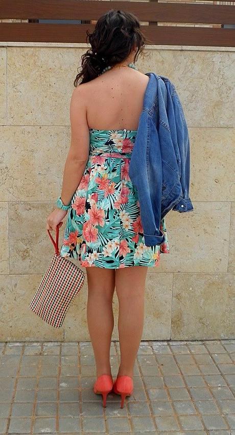 vestido tropical, stradivarius, primark, blanco, color, fashion blogger, palabra de honor, colorful, tropical dress, castellón, moda, blogger, blog de moda