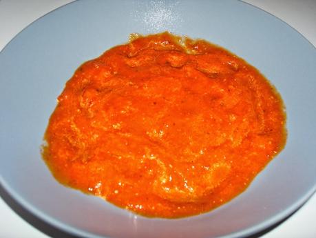 Enrolladitos de jamon york y queso con salsa