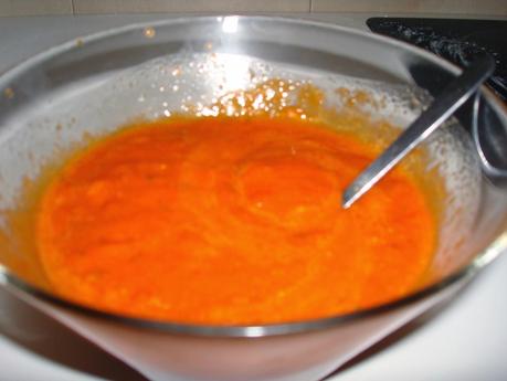 Enrolladitos de jamon york y queso con salsa