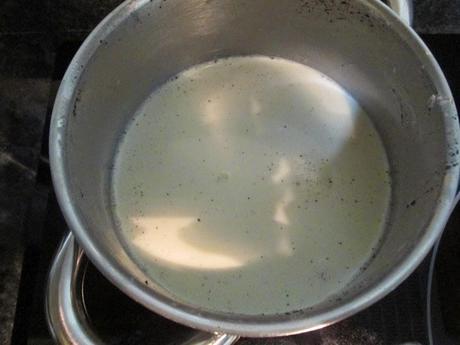 TARTA RELLENA DE CREMA, TRUFA Y NATA CON COBERTURA DE YEMA TARTA RELLENA DE CREMA, TRUFA Y NATA CON COBERTURA DE YEMA