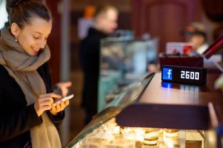 LaMetric :: pantalla de píxel con notificaciones por RSS