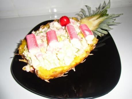 Piña rellena de marisco