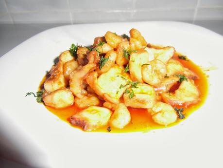 Pulpo con gambas al ajillo