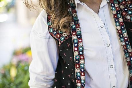 BOHO VEST OUTFITS, suiteblanco, boho style, bohemian, leather shorts, mentirosas, fernando claro, zara, isabel marant, dime que me quieres, cristina blanco, spanish fashion blogger, guiadeestilo, guia de estilo