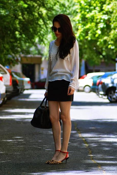 Llevo:Blusa: Sweat Rain ApparelFalda: FiretrapZapatos: Za...