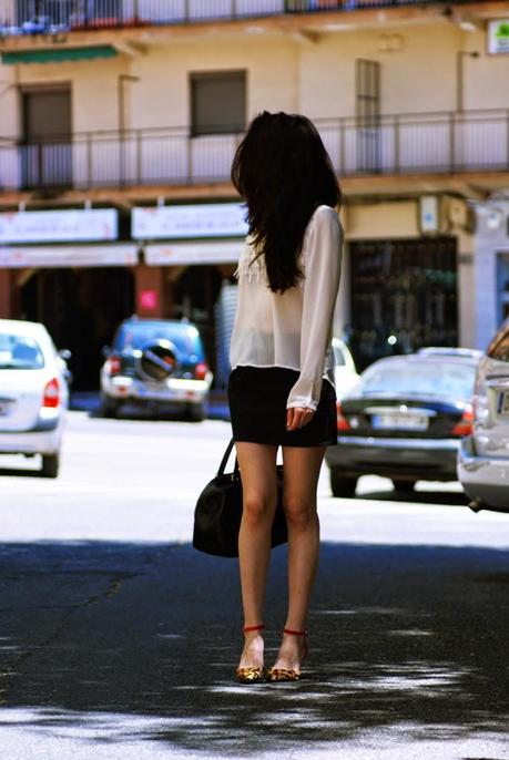 Llevo:Blusa: Sweat Rain ApparelFalda: FiretrapZapatos: Za...