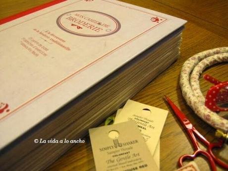 Sal Mon Cahier de Broderie. Hojas 1 y 2.