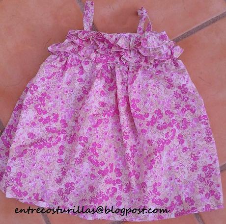 PATRONES GRATIS VESTIDO CORTE IMPERIO CON VOLANTES PARA NIÑAS Y BEBES.