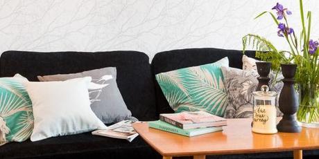 muebles blancos estilo nórdico con toques de color decorar con plantas frescas decoración veraniega decoración sueca de interiores decoración pasteles rosas decoración color mint blog decoración de interiores 