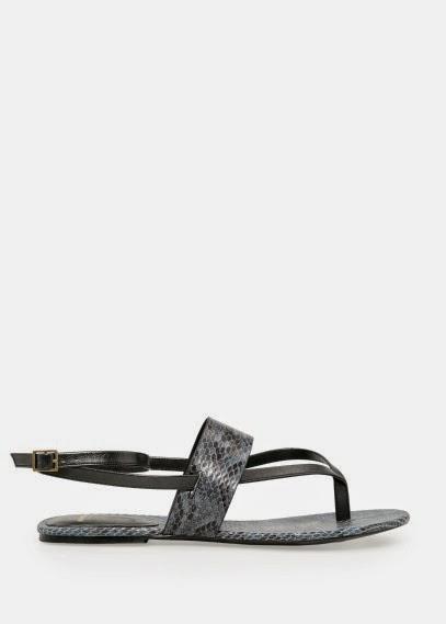 Sandalias planas para el verano