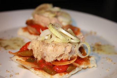 TOSTA DE PIPERRADA CON BONITO