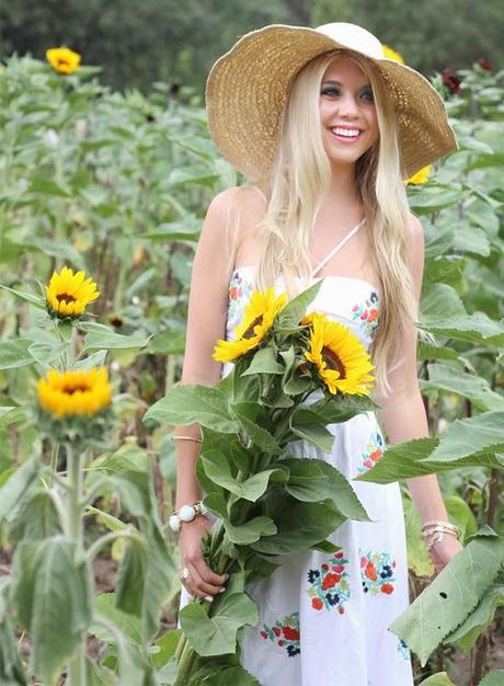 SOMBREROS DE VERANO, MAS QUE UN COMPLEMENTO DE PLAYA.-
