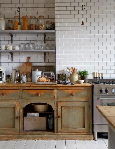 COCINAS CON AZULEJOS TIPO METRO PARA UNA ATMÓSFERA VINTAGE-INDUSTRIAL