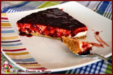 TARTA DE QUESO CON MERMELADA DE FRESAS Y CHOCOLATE