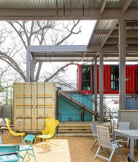 Austin Container Bar: contenedores y muebles de Ikea hacen más cool el verano en Texas. 6 austin container bar