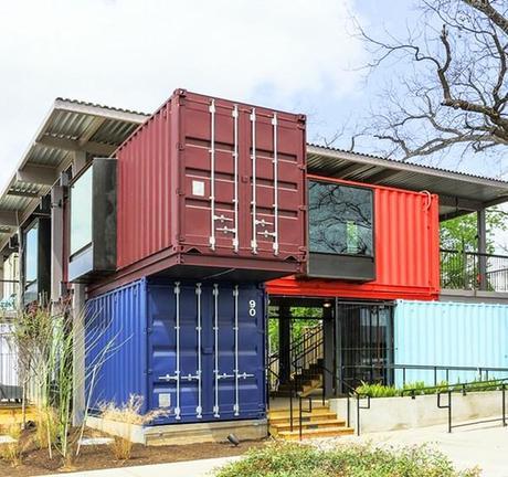 Austin Container Bar: contenedores y muebles de Ikea hacen más cool el verano en Texas. 1 austin container bar