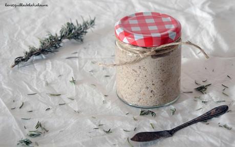 PATÉ DE CHAMPIÑONES, AVELLANAS Y OPORTO