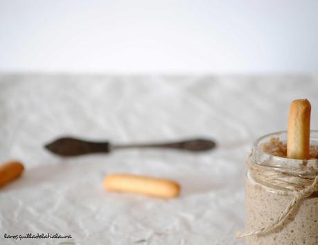 PATÉ DE CHAMPIÑONES, AVELLANAS Y OPORTO