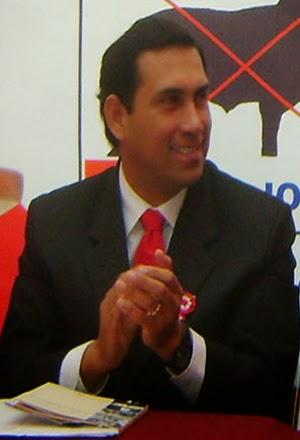 No lo sueltan: ACUSAN A PRESIDENTE DEL GORE LIMA DE COBRAR CUPOS PARTIDARIOS…