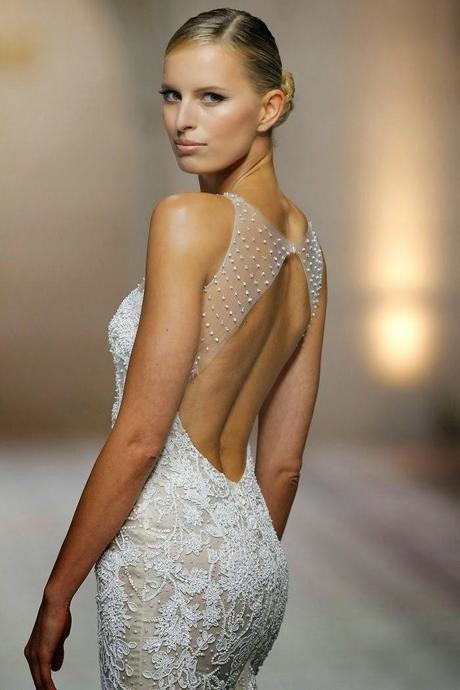 PRONOVIAS COLECCIÓN 2015 -LA FABRICA DE LOS SUEÑOS-
