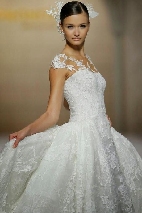 PRONOVIAS COLECCIÓN 2015 -LA FABRICA DE LOS SUEÑOS-