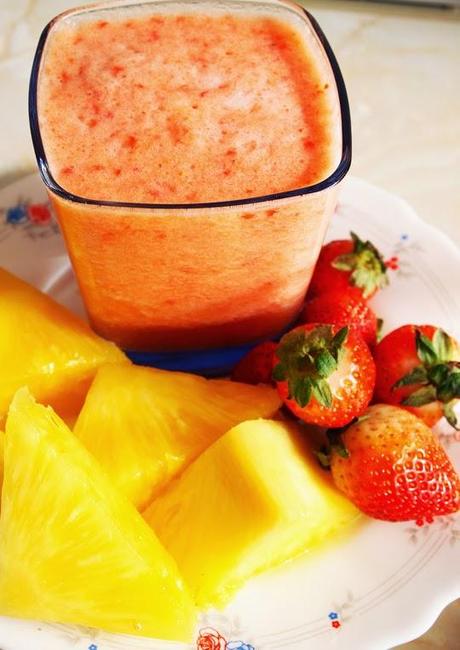 Smoothie piña y fresas