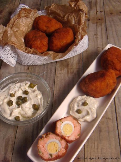 HUEVOS ESCOCESES DE SALMÓN CON SALSA DE ENELDO Y MOSTAZA