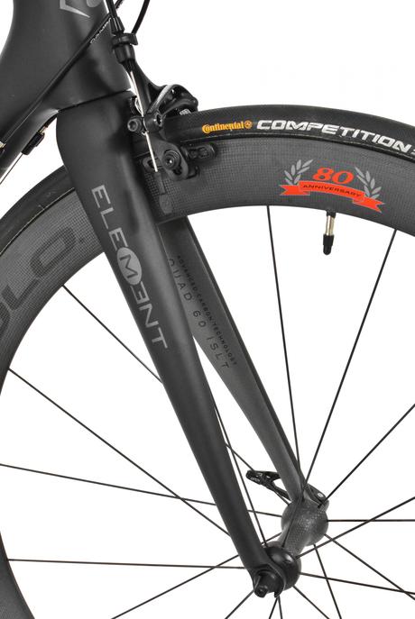 Además, se ha  integrado detalles para no perder cualidades de rigidez. 