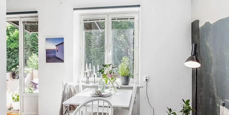 El encanto nórdico de un piso neutro en blanco y gris