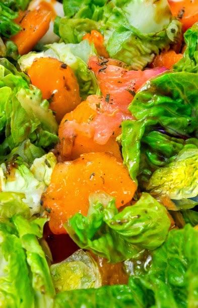 Ensalada de albaricoques y mozarella al balsámico y filetes de pollo al limón