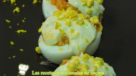 Huevos rellenos