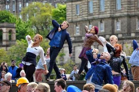 ‘Amanece en Edimburgo’, cantando y bailando al son de The Proclaimers, ¡y con mucho gusto! ‘Amanece en Edimburgo’, cantando y bailando al son de The Proclaimers, ¡y con mucho gusto!