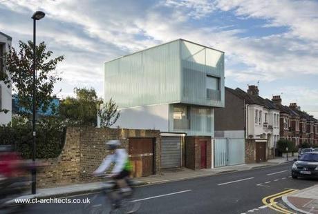 Casa residencial contemporánea entre medianeras en Reino Unido