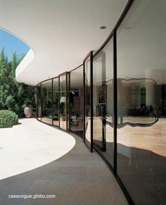 Lineas curvas diseño orgánico moderno - Arquitectura de Oscar Niemeyer Detalle arquitectónico de la Casa de Nara Mondadori en Cap Ferrat, Francia