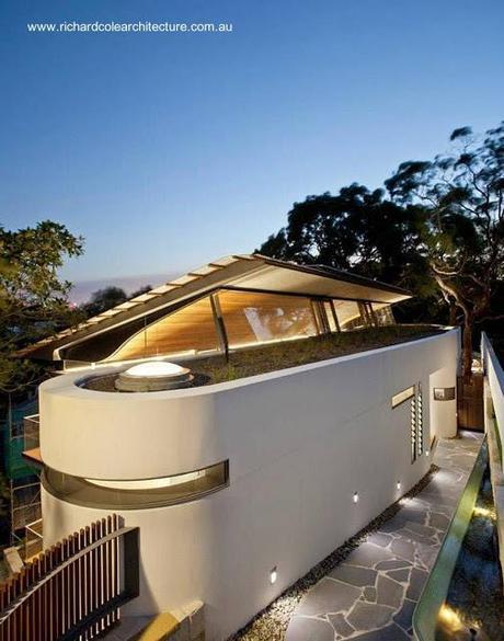 Residencia australiana contemporánea con forma y techos originales