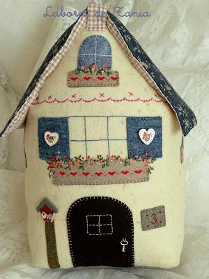 Casita sujetapuertas para Marta