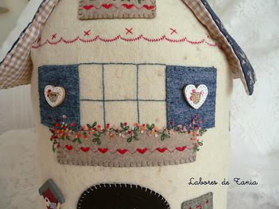 Casita sujetapuertas para Marta