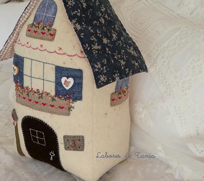Casita sujetapuertas para Marta