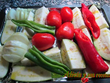 ESCALIVADA CON BACALAO Y ACEITUNAS