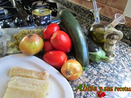 ESCALIVADA CON BACALAO Y ACEITUNAS