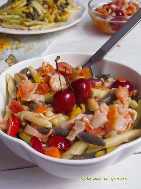 ENSALADA DE PASTA CON VINAGRETA DE CEREZAS