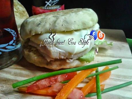 Bocadillo de pan de pita casero