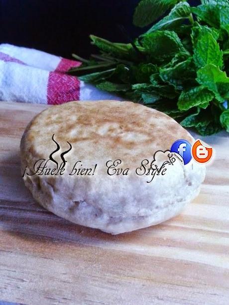 Bocadillo de pan de pita casero